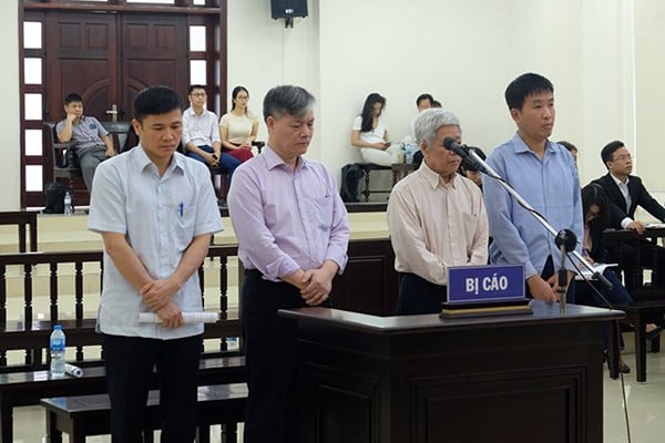 Chân dung cựu Chủ tịch Vinashin Nguyễn Ngọc Sự bị kết án do "ăn" lãi ngoài hàng tỷ đồng - Ảnh 2. Chân dung cựu Chủ tịch Vinashin Nguyễn Ngọc Sự bị kết án do "ăn" lãi ngoài hàng tỷ đồng - Ảnh 2.