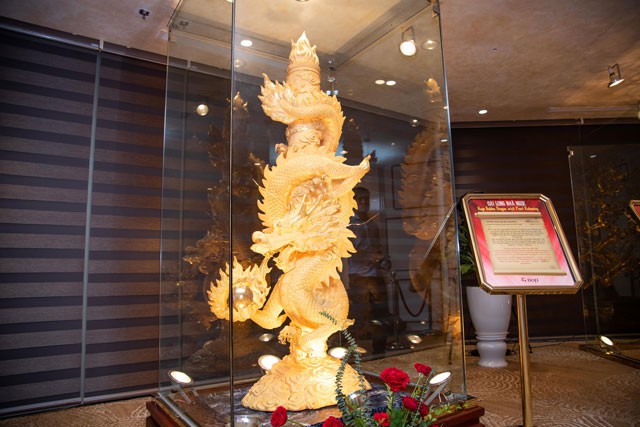 Hoa hậu Lương Thùy Linh rạng rỡ bên những bảo vật kỷ lục của DOJI - Ảnh 7. Hoa hậu Lương Thùy Linh rạng rỡ bên những bảo vật kỷ lục của DOJI - Ảnh 7.