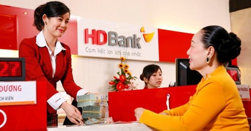 Ngân hàng Việt vào giai đoạn nước rút cho mục tiêu kép - Ảnh 1. Ngân hàng Việt vào giai đoạn nước rút cho mục tiêu kép - Ảnh 1.