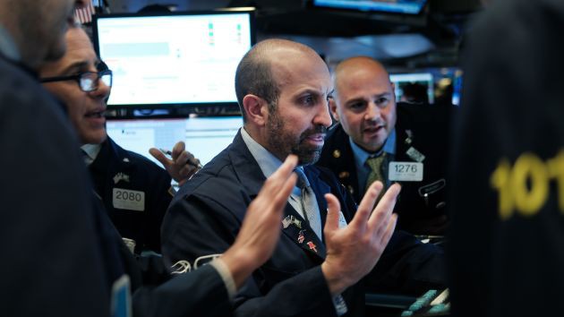 S&P 500 vượt 3.000 điểm giữa mùa báo cáo kinh doanh đầy lạc quan - Ảnh 1. S&P 500 vượt 3.000 điểm giữa mùa báo cáo kinh doanh đầy lạc quan - Ảnh 1.