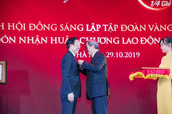 LỄ KỶ NIỆM 25 NĂM TẬP ĐOÀN VÀNG BẠC ĐÁ QUÝ DOJI VÀ ĐÓN NHẬN HUÂN CHƯƠNG LAO ĐỘNG HẠNG NHẤT - Ảnh 4.