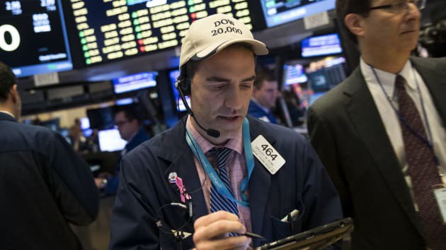 S&P 500 lập đỉnh mới khi FED cắt giảm lãi suất lần thứ 3 trong năm - Ảnh 1. S&P 500 lập đỉnh mới khi FED cắt giảm lãi suất lần thứ 3 trong năm - Ảnh 1.
