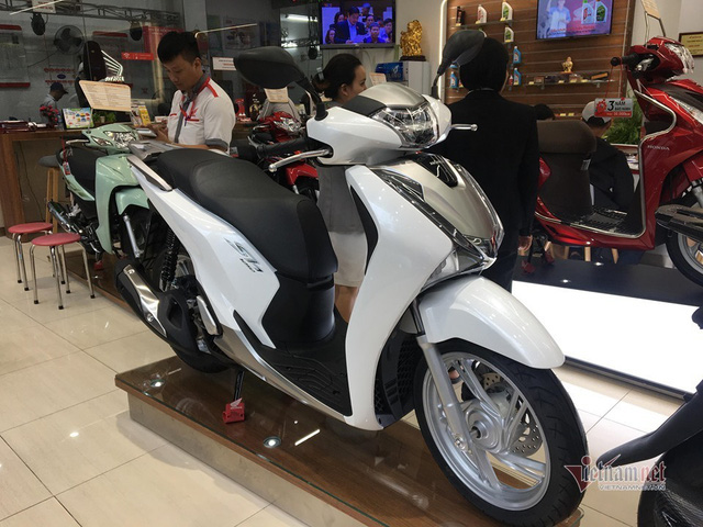 Bán Honda SH chênh giá, đại lý lãi lớn, nhà nước thất thu thuế - Ảnh 3. Bán Honda SH chênh giá, đại lý lãi lớn, nhà nước thất thu thuế - Ảnh 3.