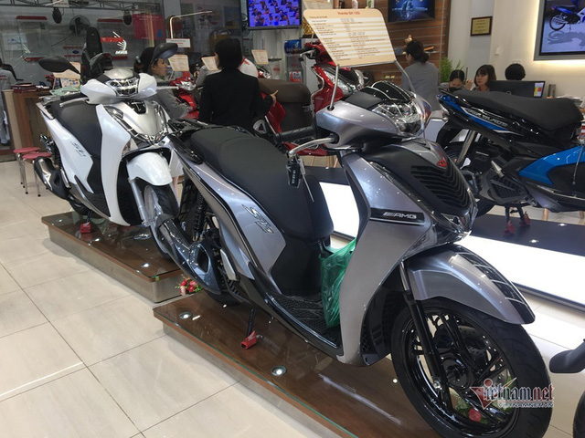Bán Honda SH chênh giá, đại lý lãi lớn, nhà nước thất thu thuế - Ảnh 1. Bán Honda SH chênh giá, đại lý lãi lớn, nhà nước thất thu thuế - Ảnh 1.