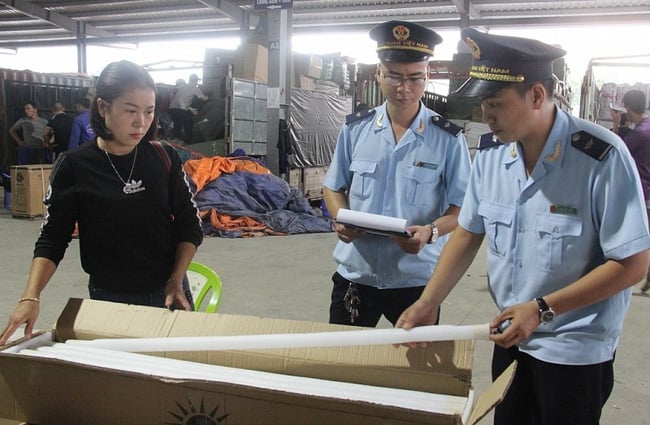 Quảng Ninh: Hợp nhất 2 chi cục hải quan cảng Cái Lân và cảng Hòn Gai - Ảnh 3. Quảng Ninh: Hợp nhất 2 chi cục hải quan cảng Cái Lân và cảng Hòn Gai - Ảnh 3.