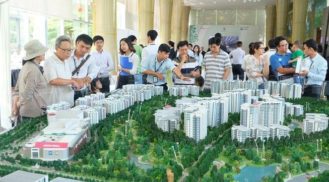 Thị trường BĐS TP. HCM sụt giảm nguồn cung, nhiều dự án nhà ở “đứng hình” - Ảnh 1.