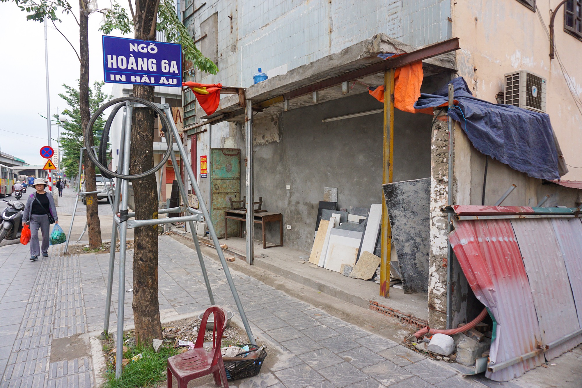 Nhà siêu mỏng, siêu méo trên những con đường nghìn tỷ tại Hà Nội - Ảnh 4. Nhà siêu mỏng, siêu méo trên những con đường nghìn tỷ tại Hà Nội - Ảnh 4.