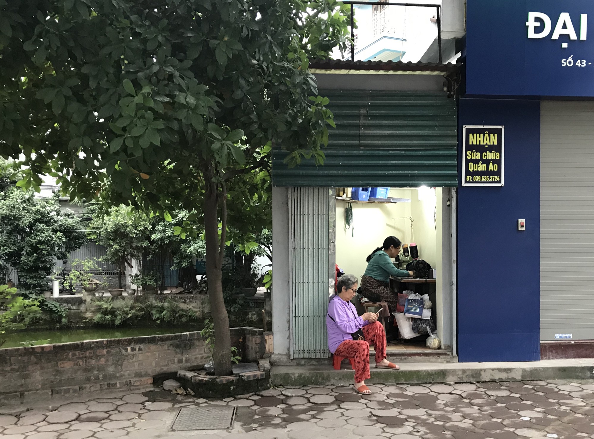 Nhà siêu mỏng, siêu méo trên những con đường nghìn tỷ tại Hà Nội - Ảnh 8. Nhà siêu mỏng, siêu méo trên những con đường nghìn tỷ tại Hà Nội - Ảnh 8.