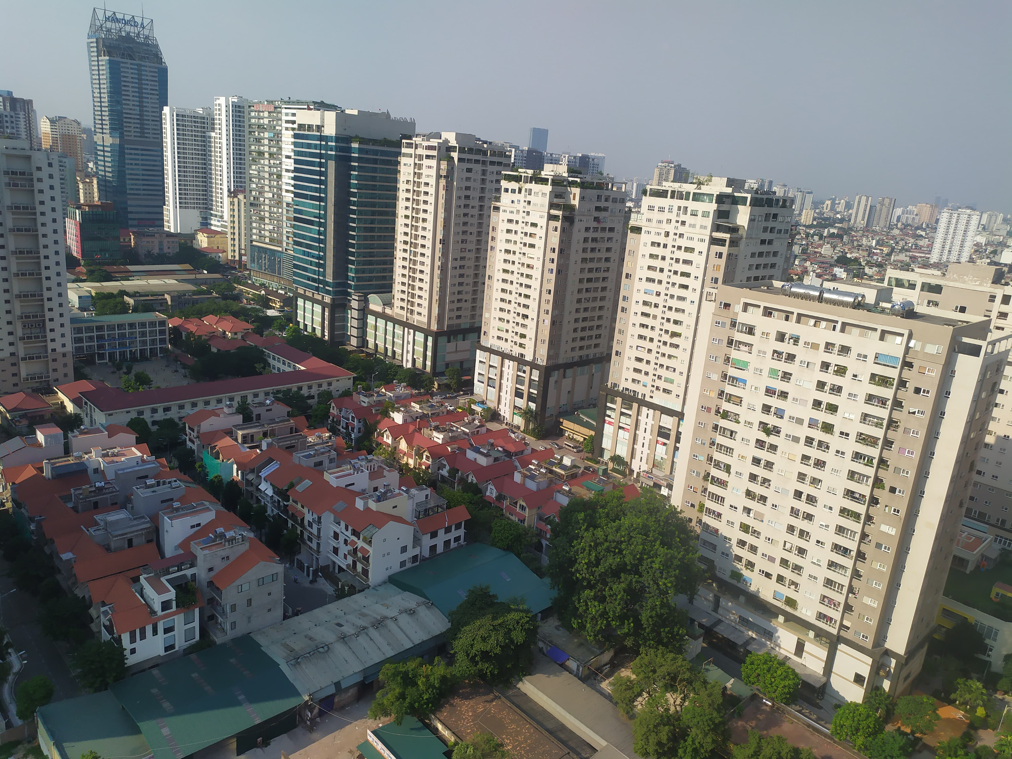 Đổi mới thuế bất động sản để ngăn chặn sốt đất cục bộ - Ảnh 2. Đổi mới thuế bất động sản để ngăn chặn sốt đất cục bộ - Ảnh 2.