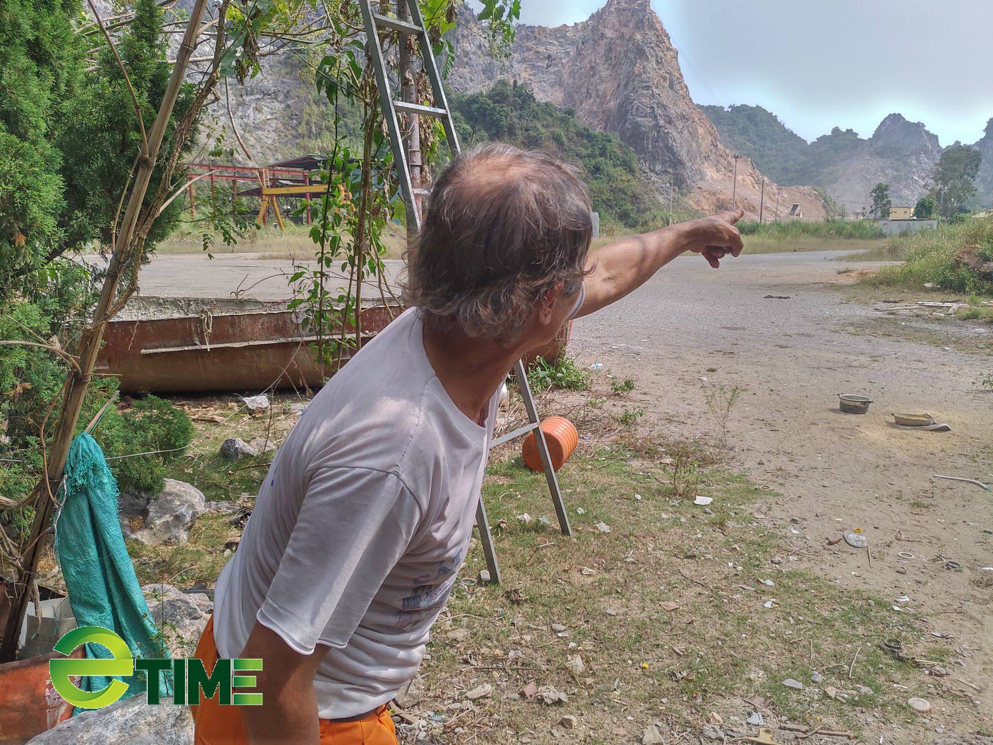 Mỏ đá của Công an tỉnh Quảng Ninh ngang nhiên nổ mìn sát nhà dân - Ảnh 5. Mỏ đá của Công an tỉnh Quảng Ninh ngang nhiên nổ mìn sát nhà dân - Ảnh 5.