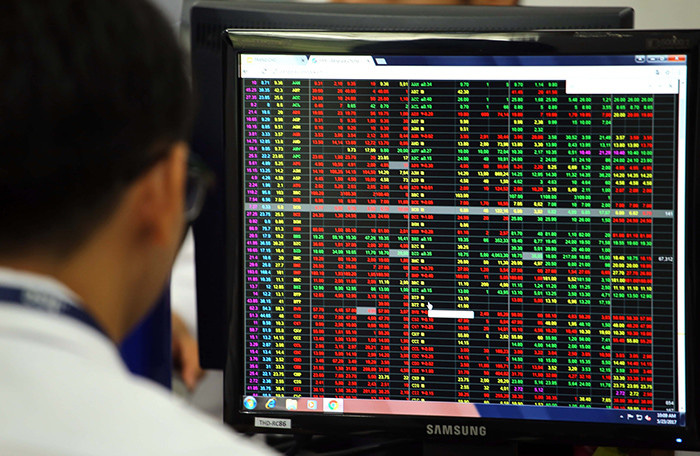Thị trường chứng khoán 27/11: Luật chứng khoán sửa đổi đủ sức giúp VN-Index đảo chiều? - Ảnh 1. Thị trường chứng khoán 27/11: Luật chứng khoán sửa đổi đủ sức giúp VN-Index đảo chiều? - Ảnh 1.