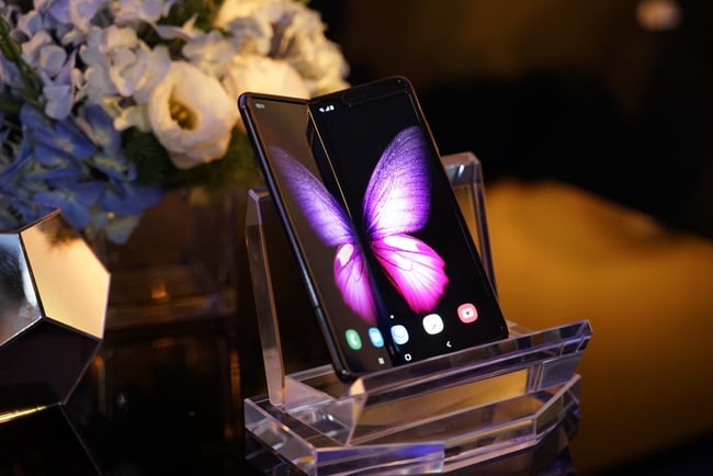 Samsung Galaxy Fold “cháy hàng” tại Việt Nam sau vài giờ ra mắt  - Ảnh 1.