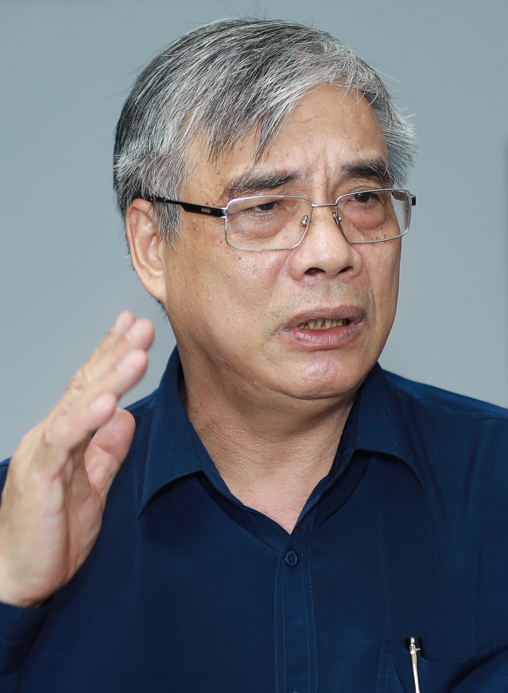 PGS.TS Trần Đình Thiên: Tôi tin Phạm Nhật Vượng, Trần Bá Dương, Đặng Lê Nguyên Vũ… nói thật về khát vọng Việt Nam - Ảnh 2. PGS.TS Trần Đình Thiên: Tôi tin Phạm Nhật Vượng, Trần Bá Dương, Đặng Lê Nguyên Vũ… nói thật về khát vọng Việt Nam - Ảnh 2.
