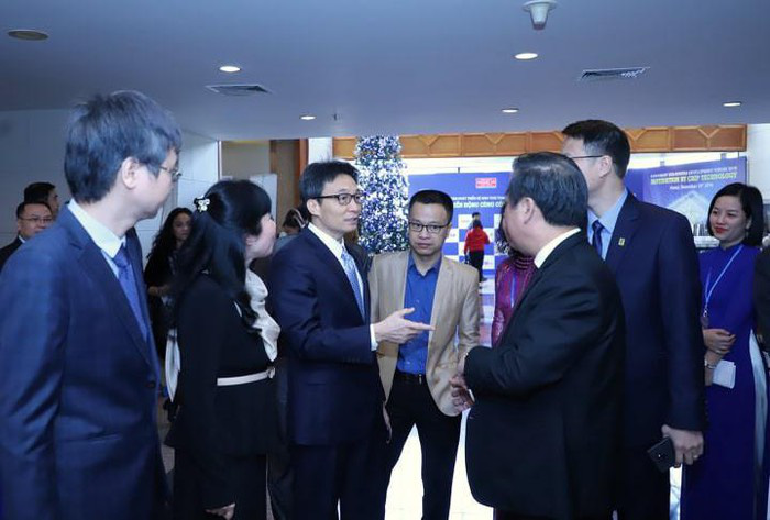 Phó Thủ tướng Vũ Đức Đam: “Phỏng vấn 100 người thì 99 người cùng câu trả lời” - Ảnh 2. Phó Thủ tướng Vũ Đức Đam: “Phỏng vấn 100 người thì 99 người cùng câu trả lời” - Ảnh 2.