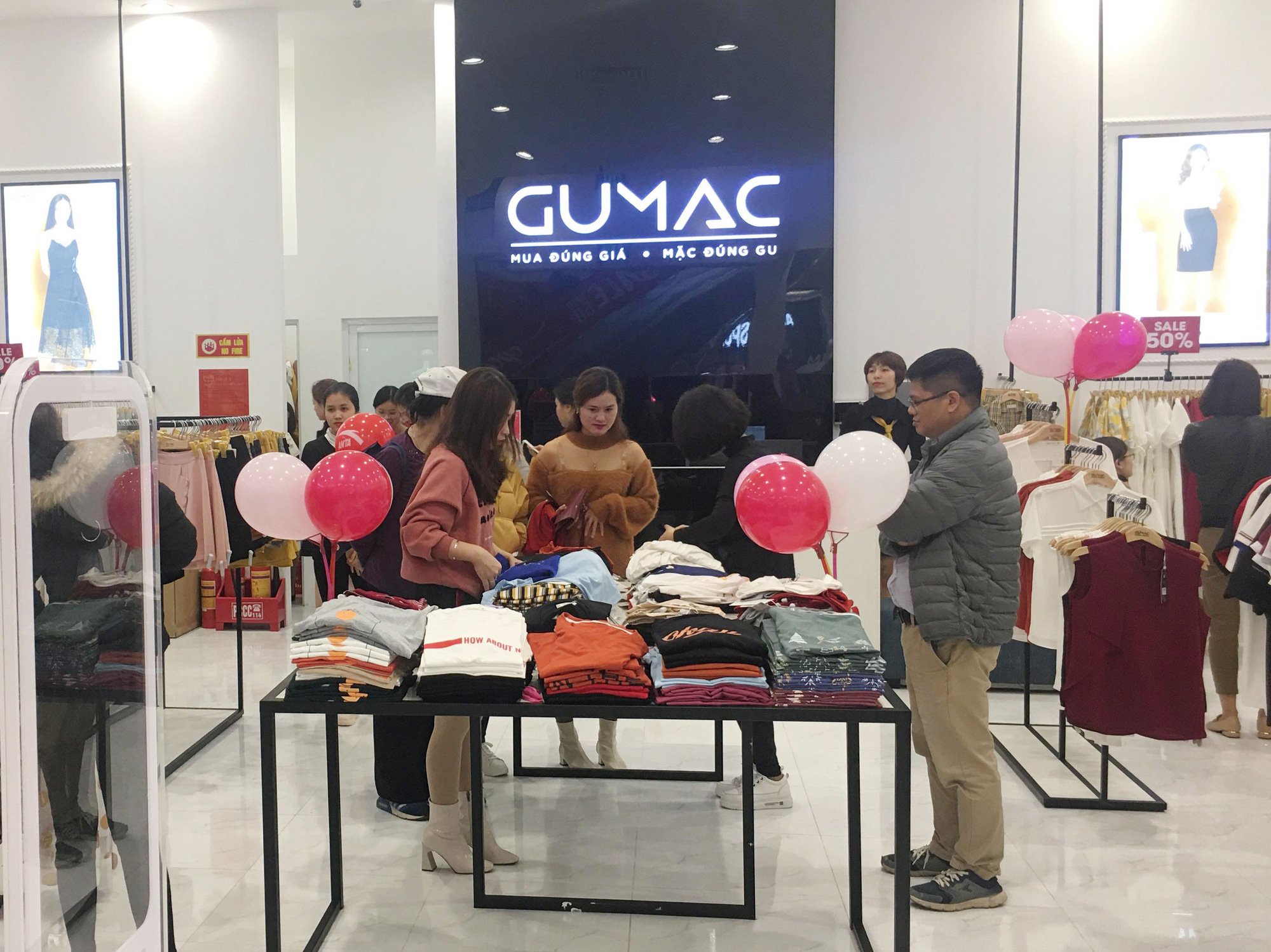 Bắc Kạn: Nỗ lực bình ổn thị trường cuối năm - Ảnh 5. Bắc Kạn: Nỗ lực bình ổn thị trường cuối năm - Ảnh 5.