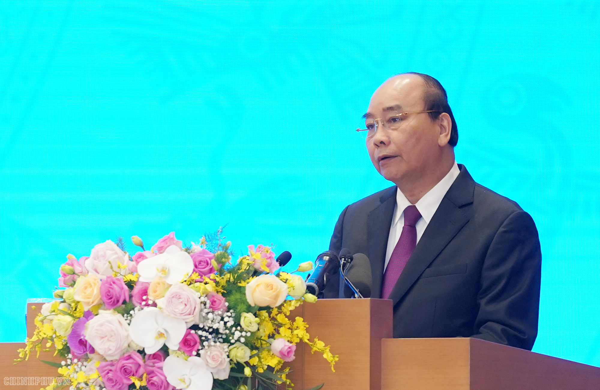 Thủ tướng: Tết không mang quà biếu ra Hà Nội, xe cộ ùn ùn tới nhà các lãnh đạo - Ảnh 1. Thủ tướng: Tết không mang quà biếu ra Hà Nội, xe cộ ùn ùn tới nhà các lãnh đạo - Ảnh 1.