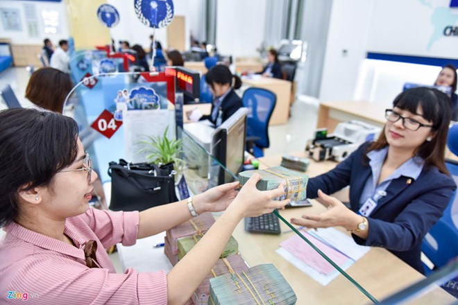Nhiều ngân hàng đang tuyển dụng, quy mô cả nghìn người - Ảnh 1. Nhiều ngân hàng đang tuyển dụng, quy mô cả nghìn người - Ảnh 1.