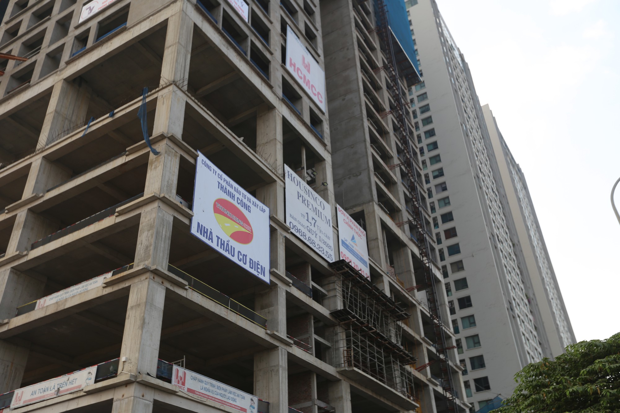 Sau lệnh &quot;cấm&quot; Housinco Premium vẫn tiếp tục thi công - Ảnh 6.
