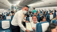 Vietnam Airlines kỷ niệm 1 năm mở đường bay thẳng Việt - Mỹ