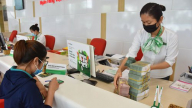 Ngân hàng thừa tiền, khách khó vay