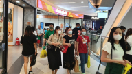 Trung tâm thương mại TP.HCM nhộn nhịp, mùa mua sắm cuối năm nhiều hứa hẹn