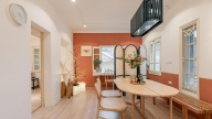 Cải tạo căn hộ tập thể cũ '60 tuổi' ở Hà Nội thành homestay chỉ với 250 triệu đồng