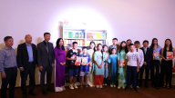 Khai trương Tủ sách tiếng Việt phục vụ cộng đồng người Việt Nam tại Cộng hoà Séc