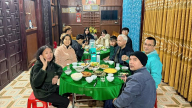 Giảm nghèo Quảng Bình, nông dân vùng rốn lũ làm homestay, nấu ăn phục vụ khách du lịch kiếm tiền triệu