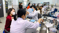 Lo dịch cúm diễn biến phức tạp, dân TP.HCM đổ xô đi tiêm vaccine