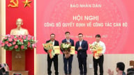 Báo Nhân Dân bổ nhiệm, tái bổ nhiệm 3 cán bộ, trao quyết định cho 27 cán bộ nghỉ hưu sớm, thôi việc