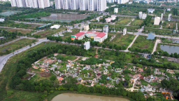 Hình ảnh trạm cấp nước Thanh Hà bị người dân phản đối vì gần nghĩa trang và mương ô nhiễm