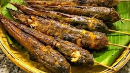 Thứ cá lạ ở vùng Nga Sơn của Thanh Hóa, mắt thô lố, trèo cây, đi bộ 'kỳ phùng địch thủ', ăn ngon thôi rồi