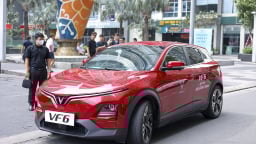 VinFast VF 6: Mua pin hay thuê pin đều rẻ