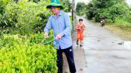 Một người Cà Mau gom hết lương hưu làm tuyến đường an ninh, thắp sáng làng quê đẹp như phim