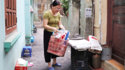 Nữ cán bộ ''biến rác thành tiền''
