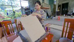 Về Suối Cỏ trải nghiệm nghề làm giấy dó duy nhất của người Mường