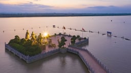 Thành phố nào của nước ta bốn mặt giáp sông, sông lớn nhất là nơi diễn ra trận thủy chiến lớn nhất lịch sử?