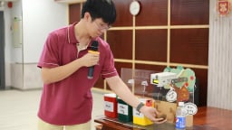 Sáng chế robot phân loại rác sử dụng AI, nam sinh TP.HCM được trao học bổng đại học toàn phần