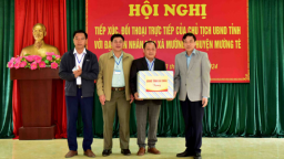 Chủ tịch UBND tỉnh Lai Châu tiếp xúc, đối thoại với nhân dân xã Mường Tè
