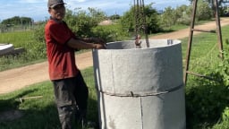 Nông dân Bình Thuận rủ nhau góp tiền làm bể chứa vỏ thuốc bảo vệ thực vật, làm lò đốt rác thải