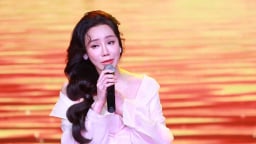 Hồ Quỳnh Hương khiến khán giả nước mắt ngắn dài khi hát về cha mẹ
