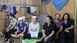 Hội Nông dân tỉnh Hòa Bình thăm hỏi, hỗ trợ các hộ thiệt hại do bão số 3