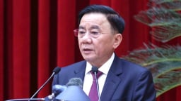 Bộ Chính trị yêu cầu rà soát sửa đổi Hiến pháp, sớm trình phương án bỏ cấp huyện, sáp nhập một số tỉnh