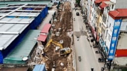 Hà Nội: Đường Nguyễn Tuân 'gồng mình' giữa rừng cao ốc, bao giờ hết cảnh ngổn ngang?