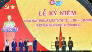 Phó Chủ tịch Quốc hội Trần Quang Phương dự lễ Kỷ niệm 60 năm ngày thành lập huyện Yên Thủy
