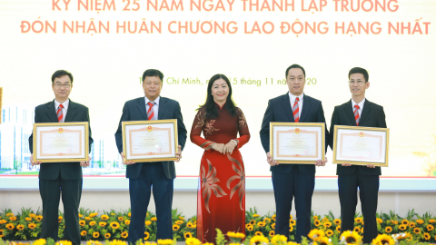 Trường ĐH Hutech vinh dự nhận Huân chương Lao động hạng Nhất