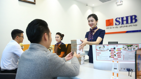 SHB được vinh danh 'Ngân hàng có giao diện mobile banking thân thiện với người dùng', 'Ngân hàng có sản phẩm tiết kiệm tốt nhất'