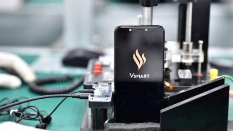 Người dùng Việt phản ứng gì khi VinSmart dừng sản xuất điện thoại?