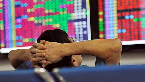 Sắc đỏ chiếm chủ đạo, hàng loạt công ty chứng khoán SSI, TCBS, VPS... bị “treo”