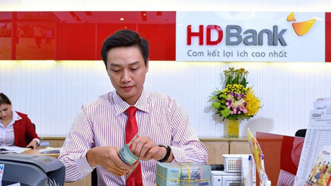 Mua cổ phiếu HDB không công bố, một cá nhân bị phạt gần 600 triệu đồng